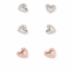 TRIO DE BRINCOS COM CORAÇÕES VAZADOS E ZIRCÔNIAS